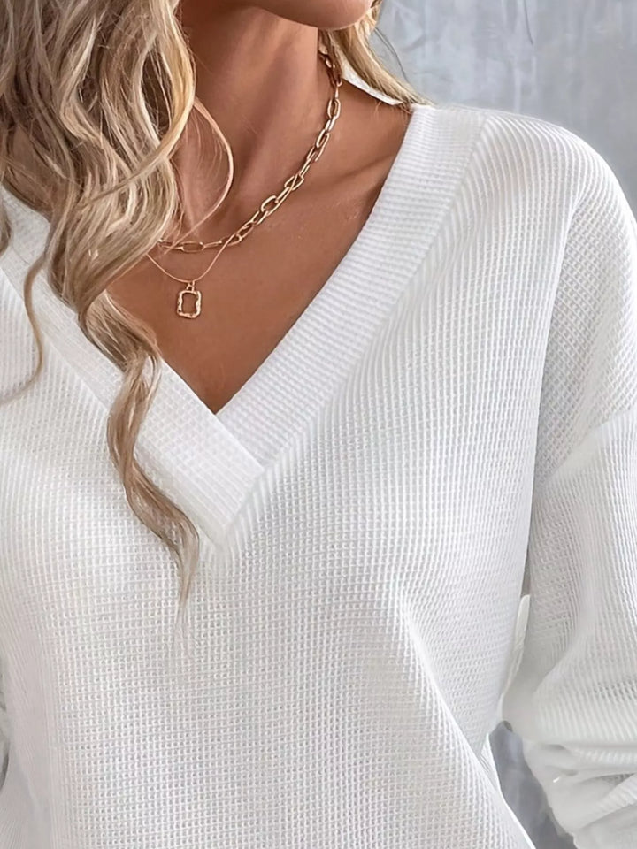 Contrast-trim waffle knit V-neck long sleeve top