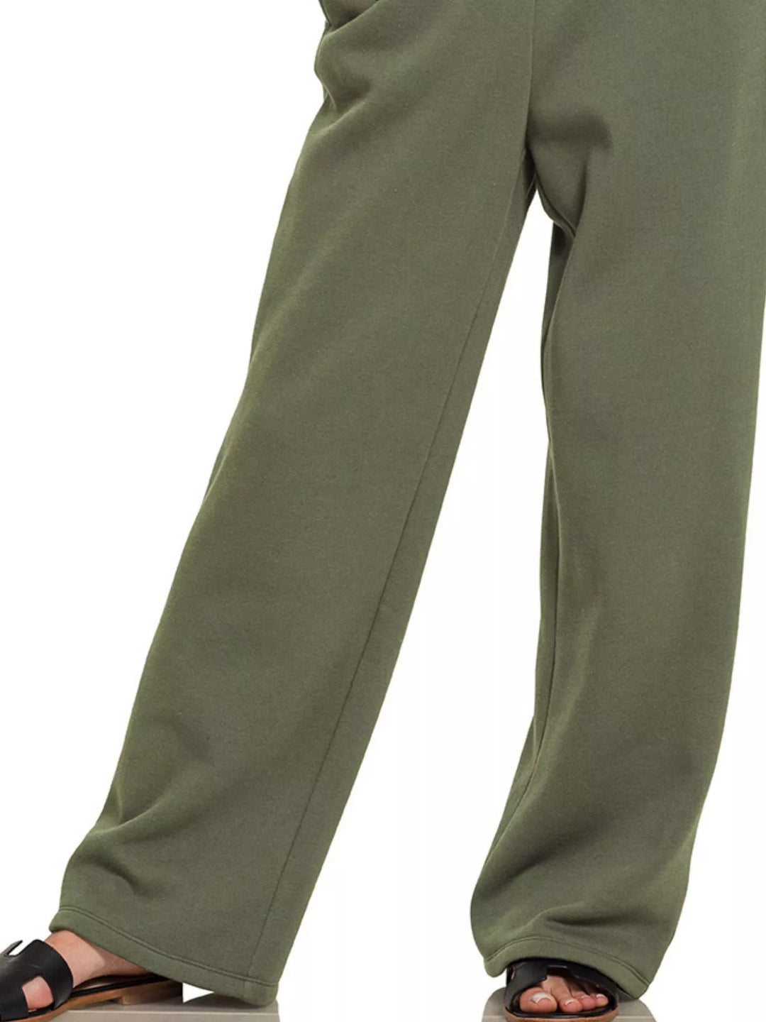 Wide-leg fleece sweatpants with drawstring and pockets