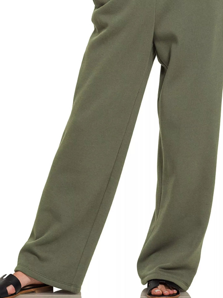 Wide-leg fleece sweatpants with drawstring and pockets