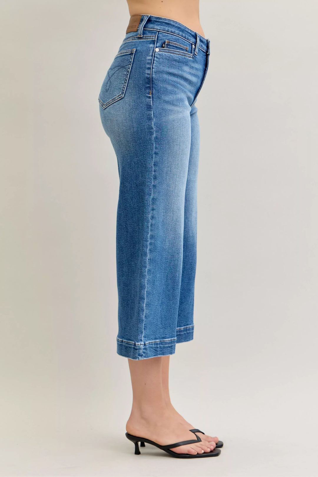 Judy Blue mid-rise crop wide-leg jeans with cuffed hem