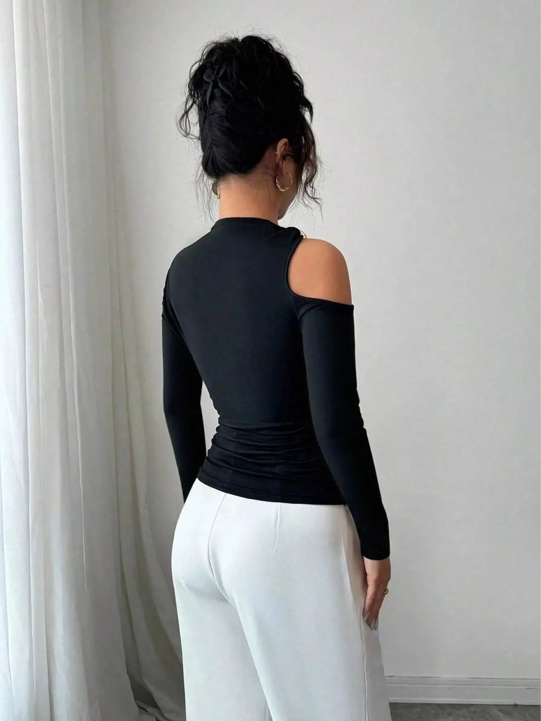 Cutout one-shoulder long sleeve top with ring detail