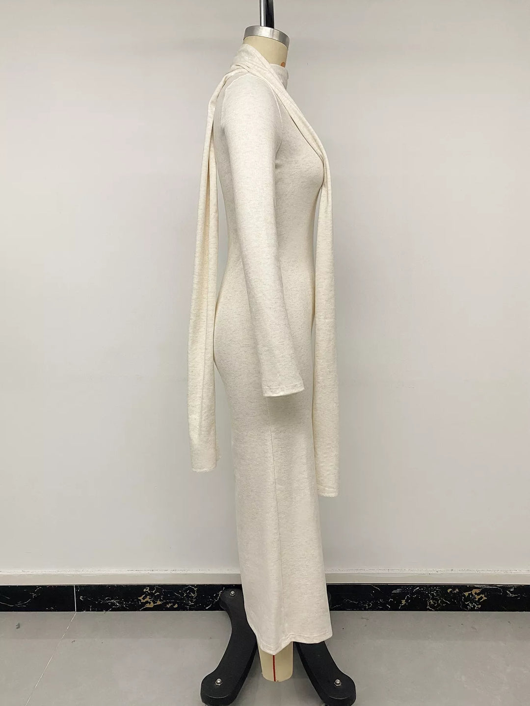 Scoop neck long sleeve knit maxi dress with scarf