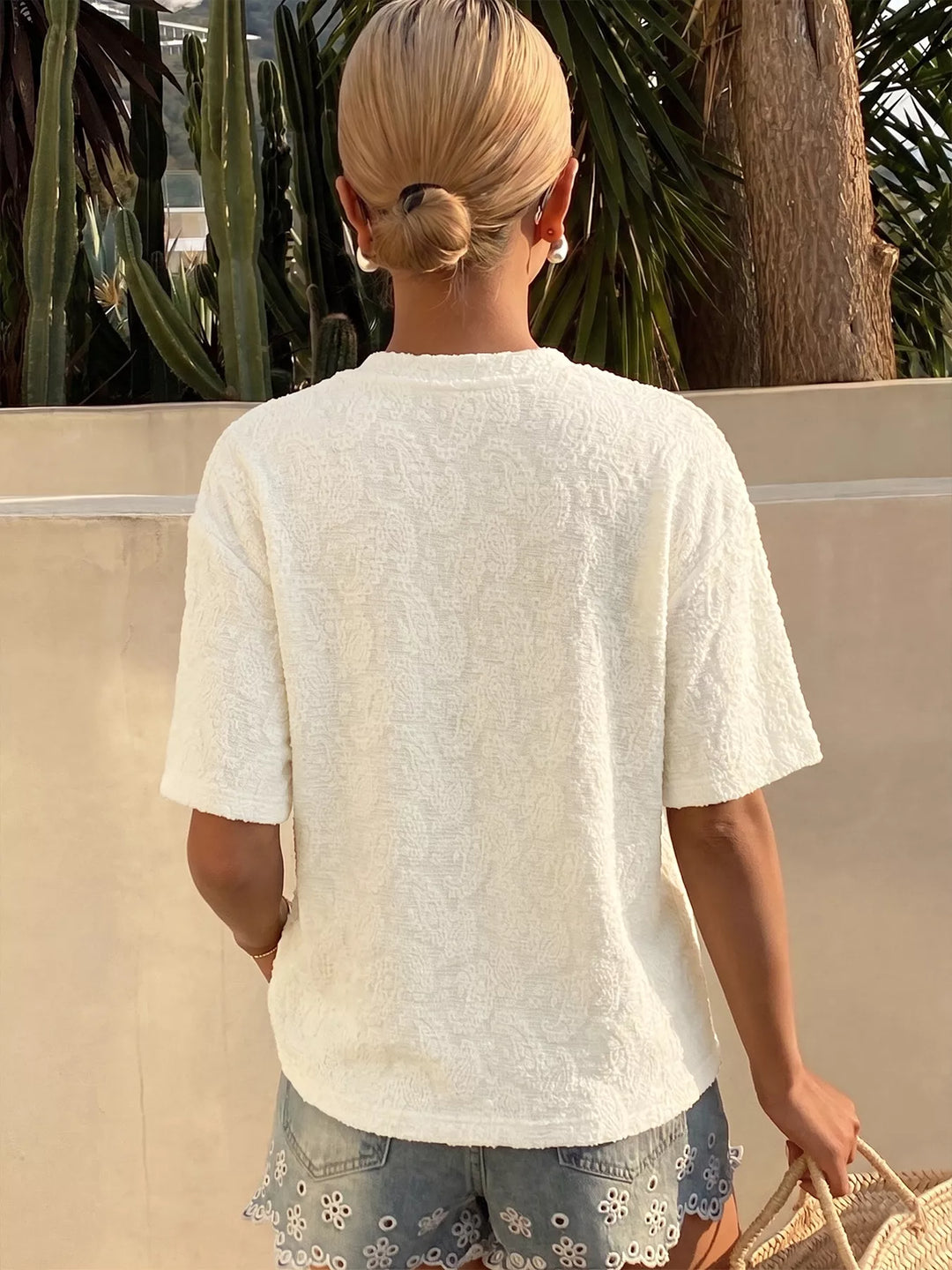 Textured paisley jacquard crew neck tee