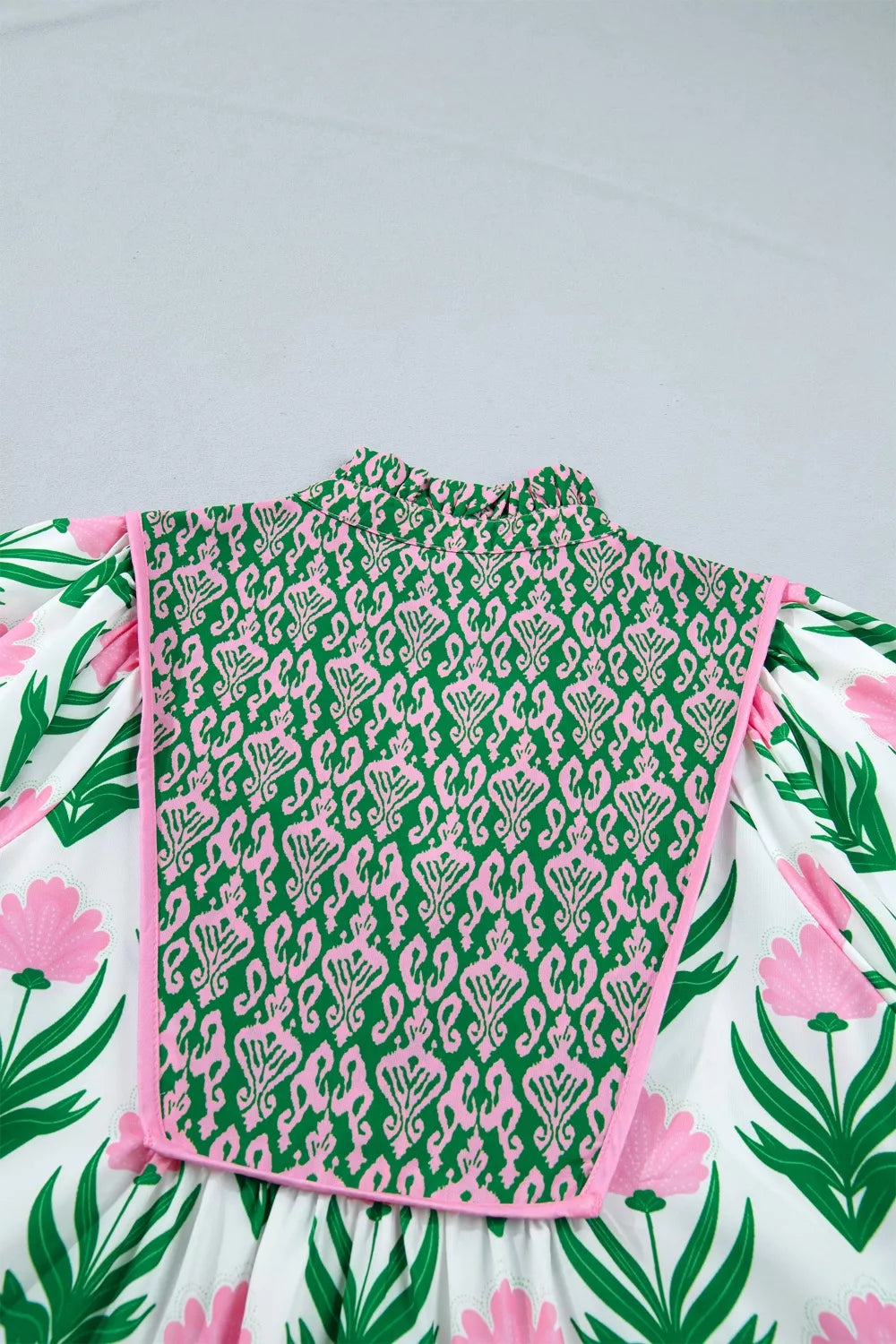 Floral print puff sleeve V-neck blouse with contrast yoke