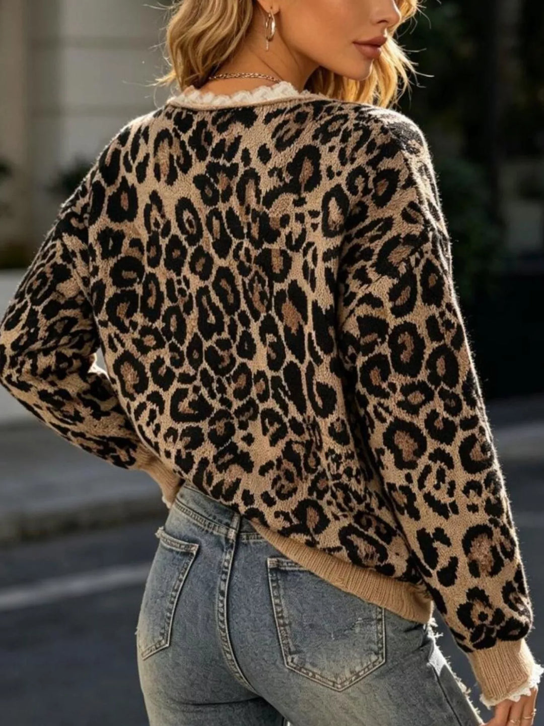 Leopard print lace trim V-neck knit sweater
