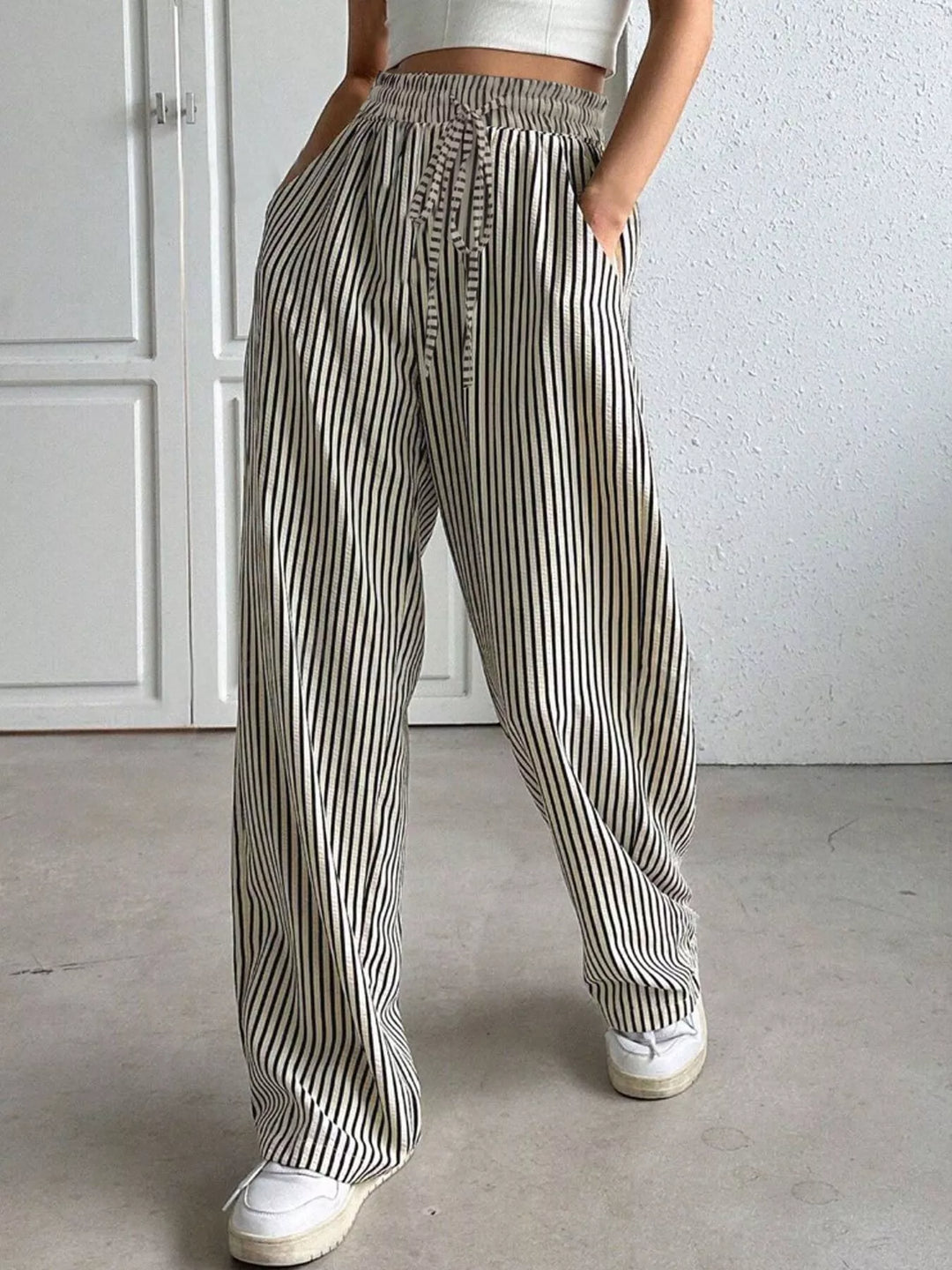 Striped wide-leg drawstring pants with side pockets
