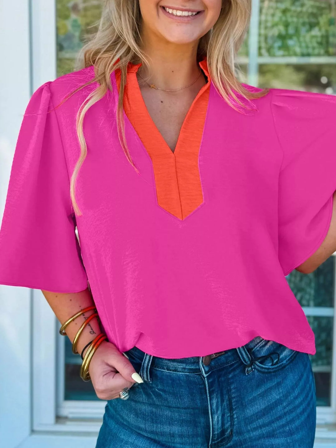 Notched contrast V-neck half sleeve blouse
