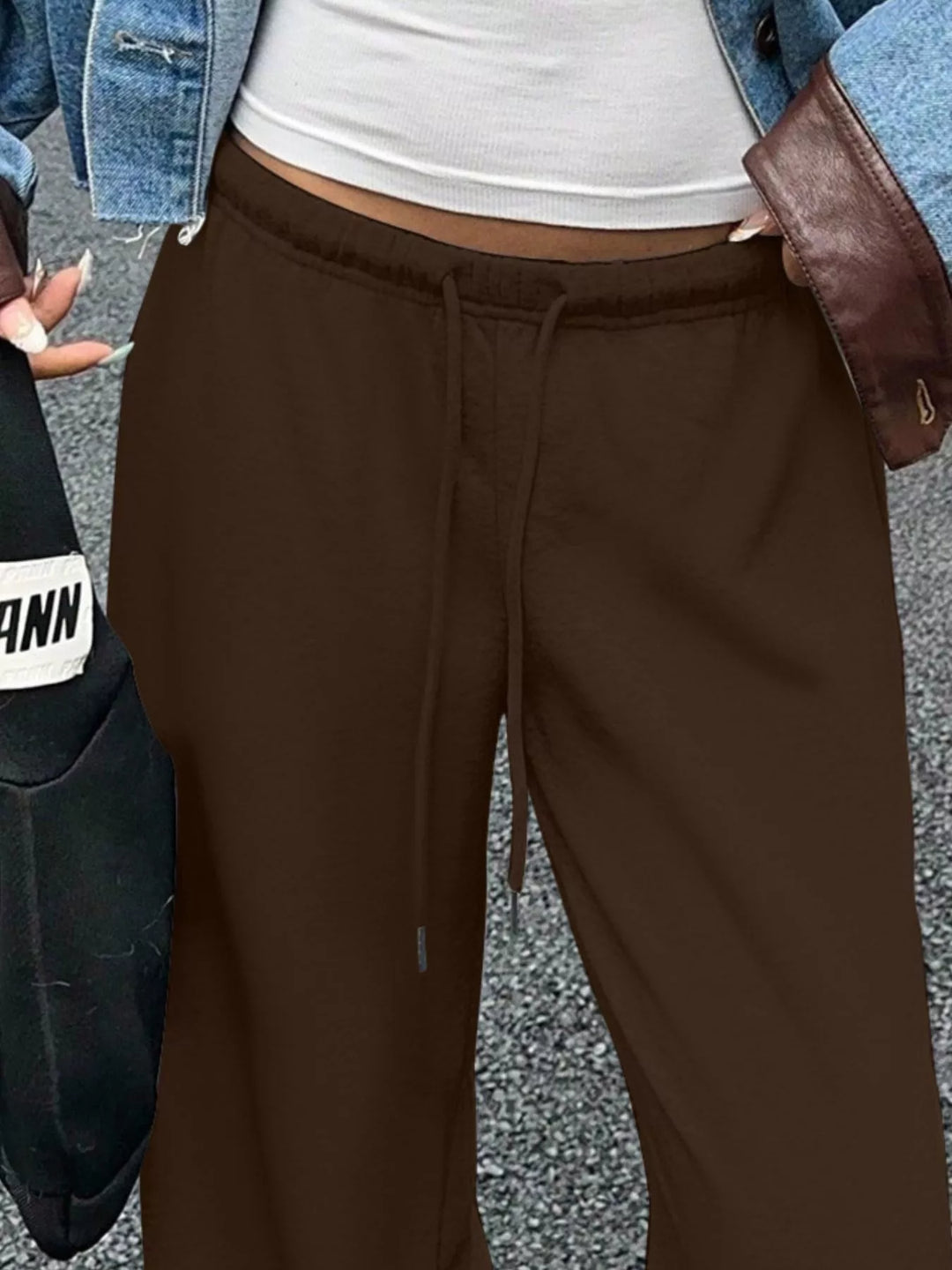 Wide-leg drawstring sweatpants with side pockets