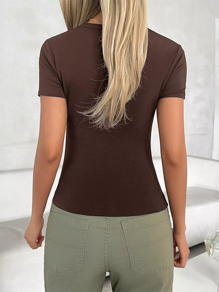 Slim-fit stretch scoop neck short sleeve t-shirt
