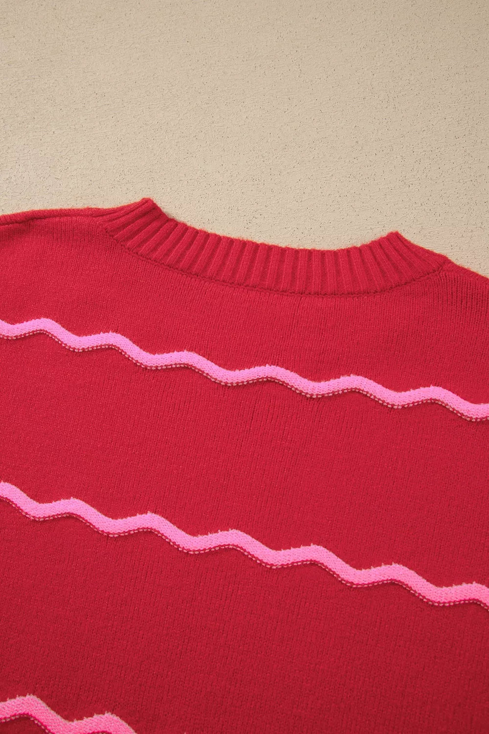 Wavy contrast stripe crew neck knit pullover sweater