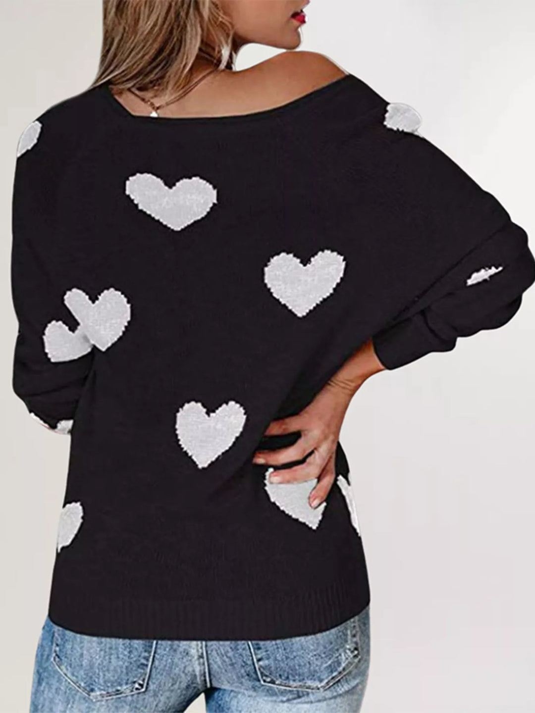 Heart pattern knit pullover sweater with V-neck