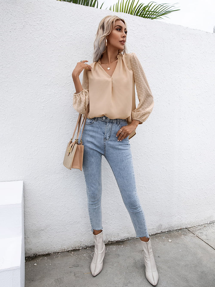 Swiss dot frill V-neck puff sleeve blouse