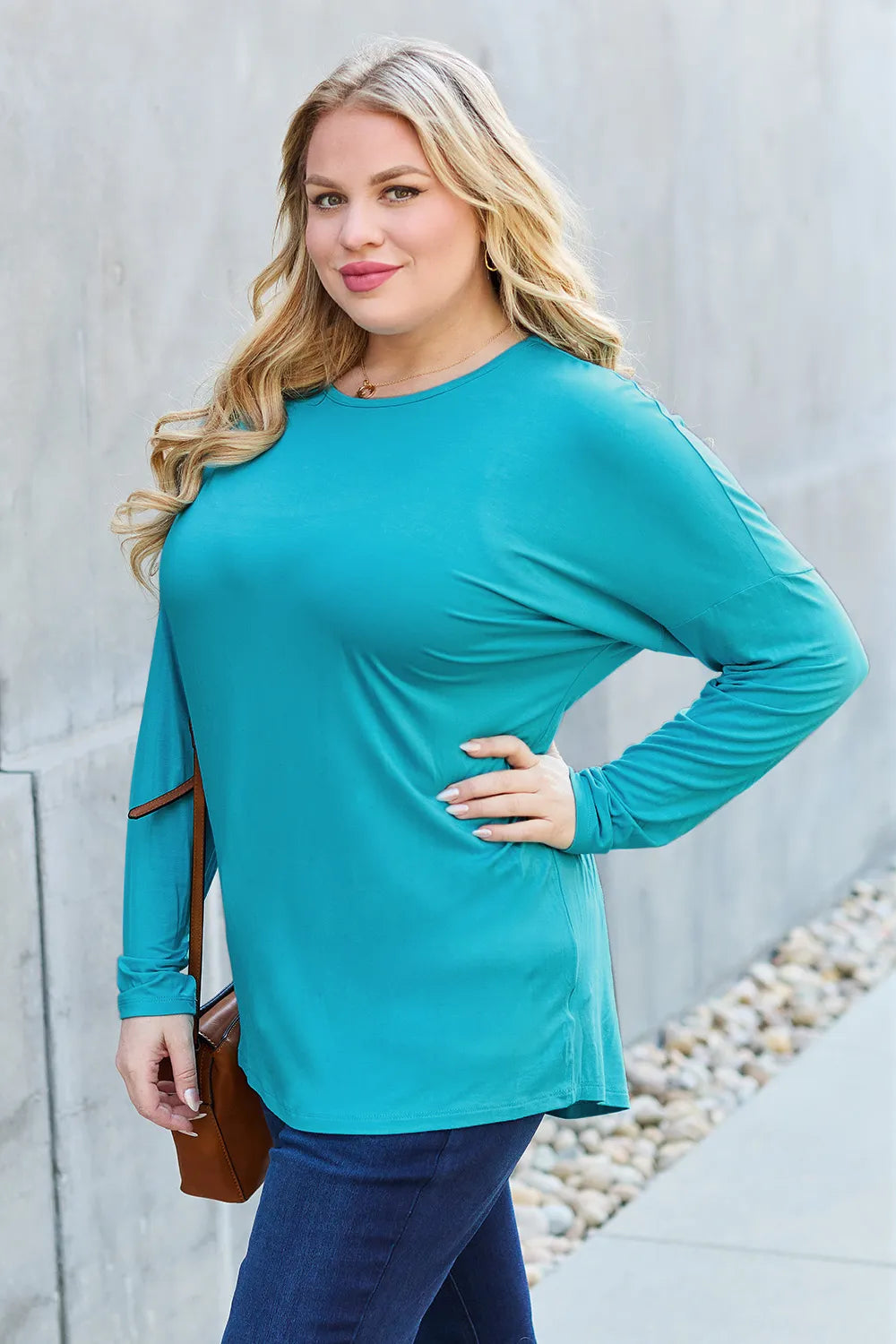 Dropped-shoulder round neck long sleeve knit top