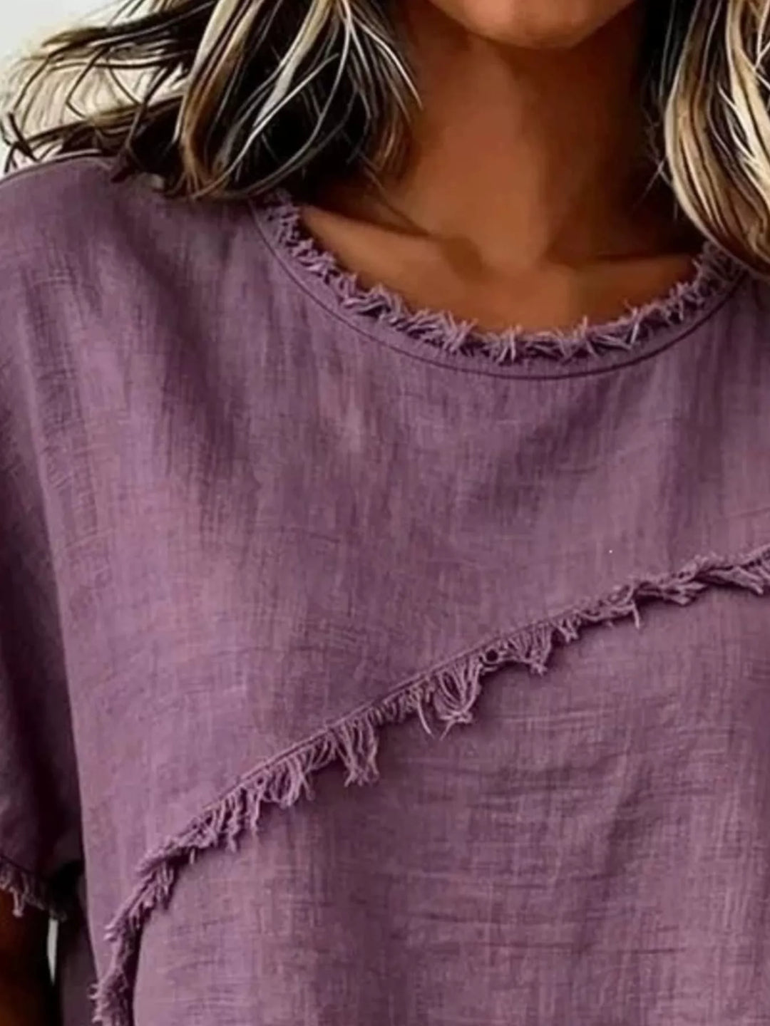Frayed trim crew neck relaxed short sleeve top