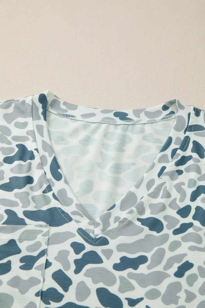 Abstract camo print V-neck pocket tee