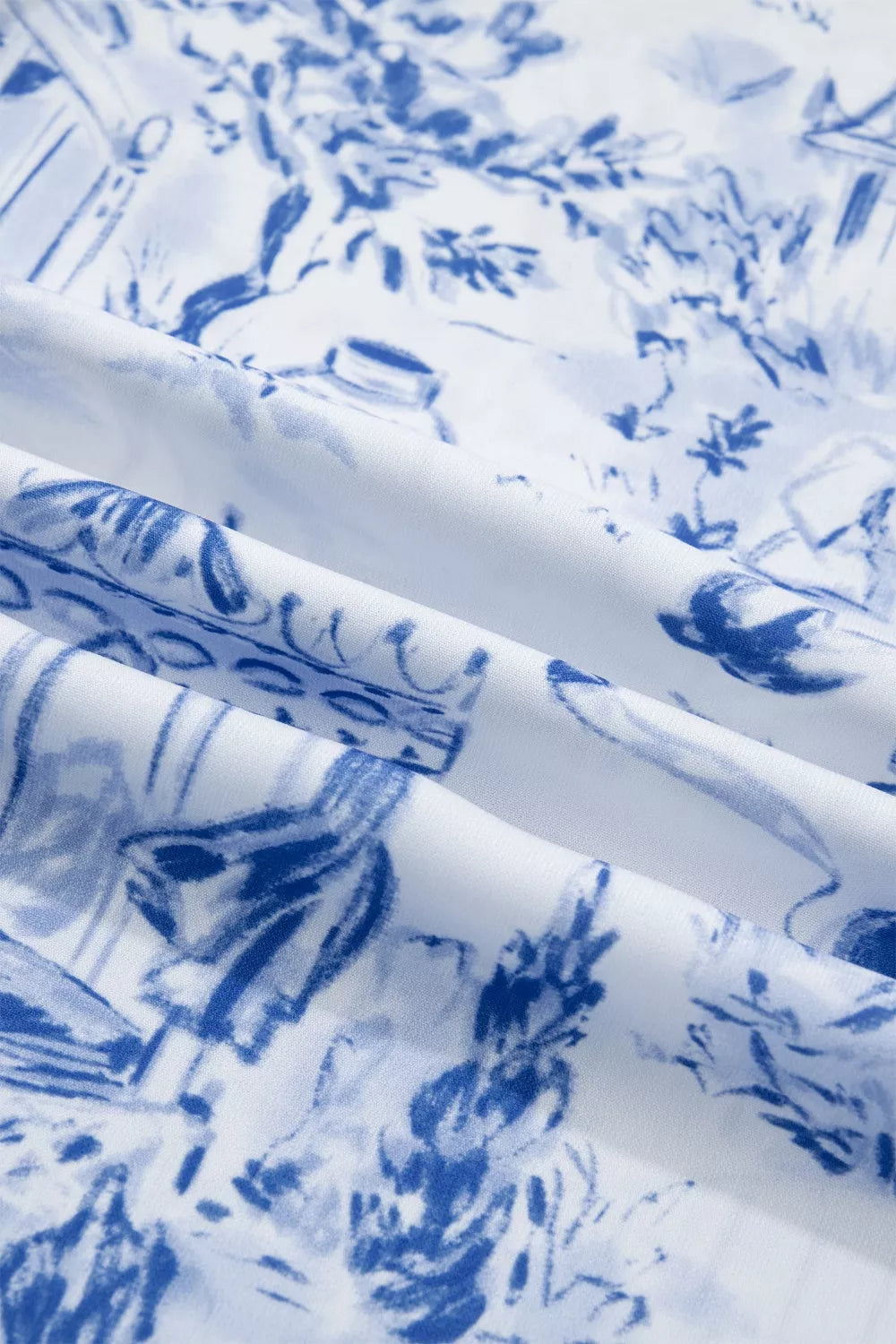 Scenic toile print V-neck raglan sleeve blouse