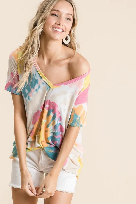 Circular tie-dye print V-neck short sleeve top