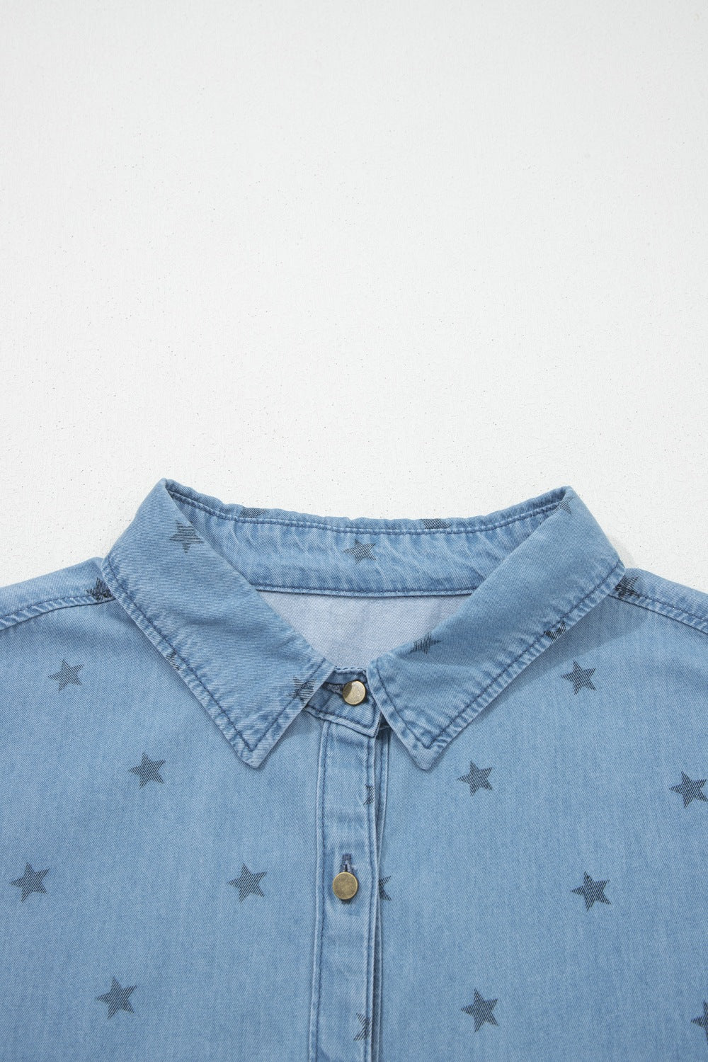 Star print short sleeve denim shirt with chest pockets