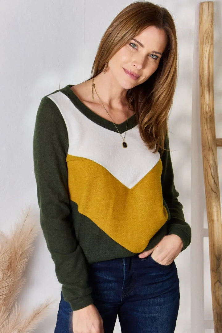Color block chevron knit V-neck top with long sleeves