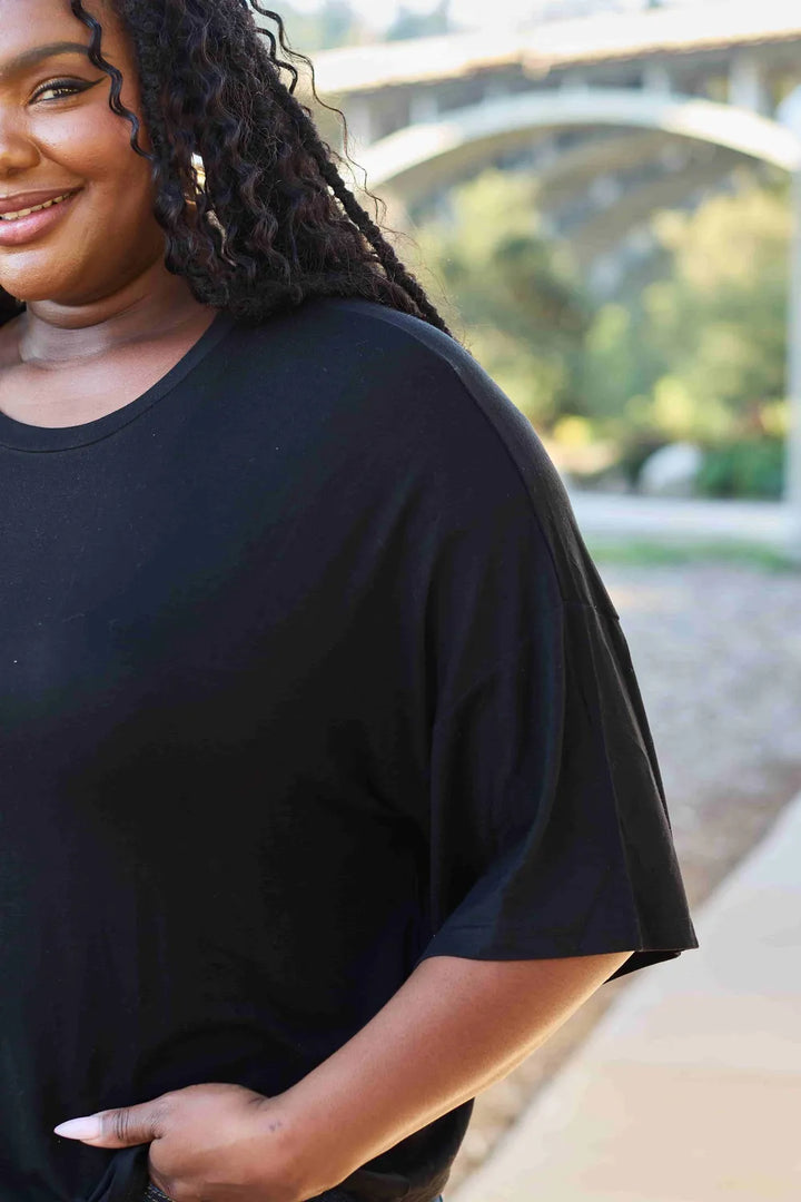 Drop-shoulder boxy round neck short sleeve tee