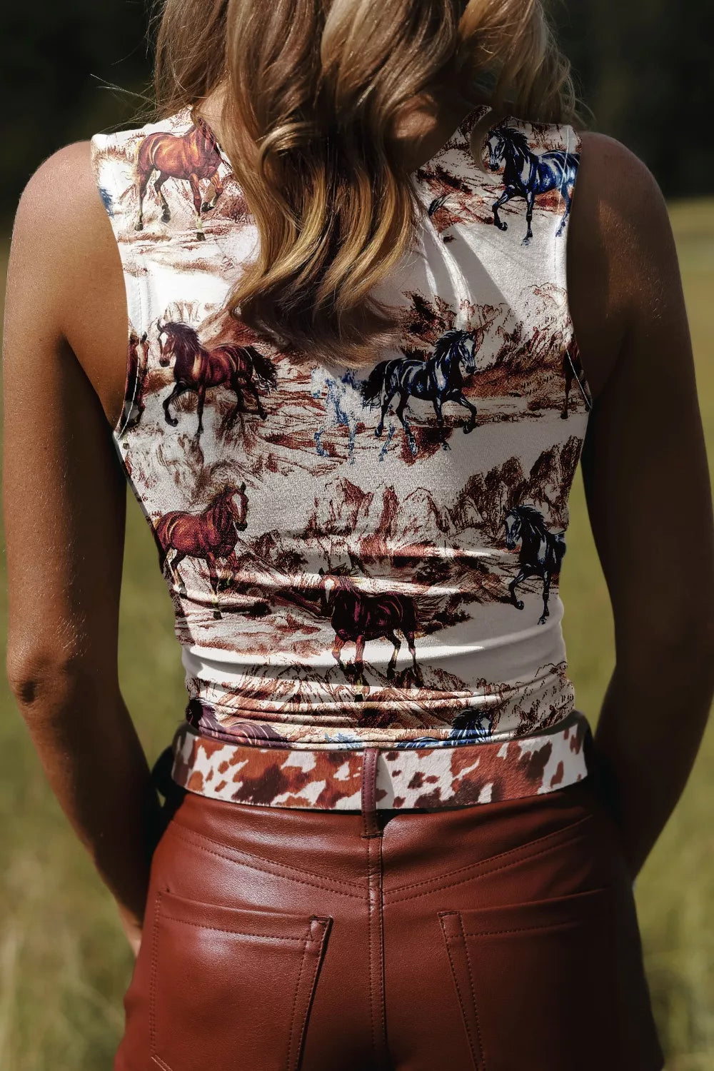 Running horse graphic western slim tank top