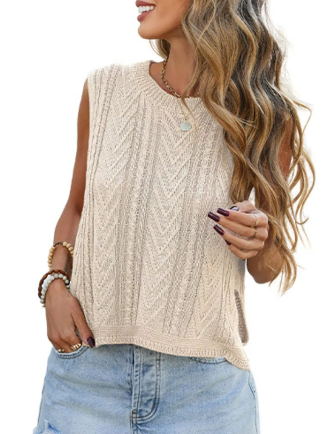 Chevron cable-knit sleeveless sweater vest with side slits