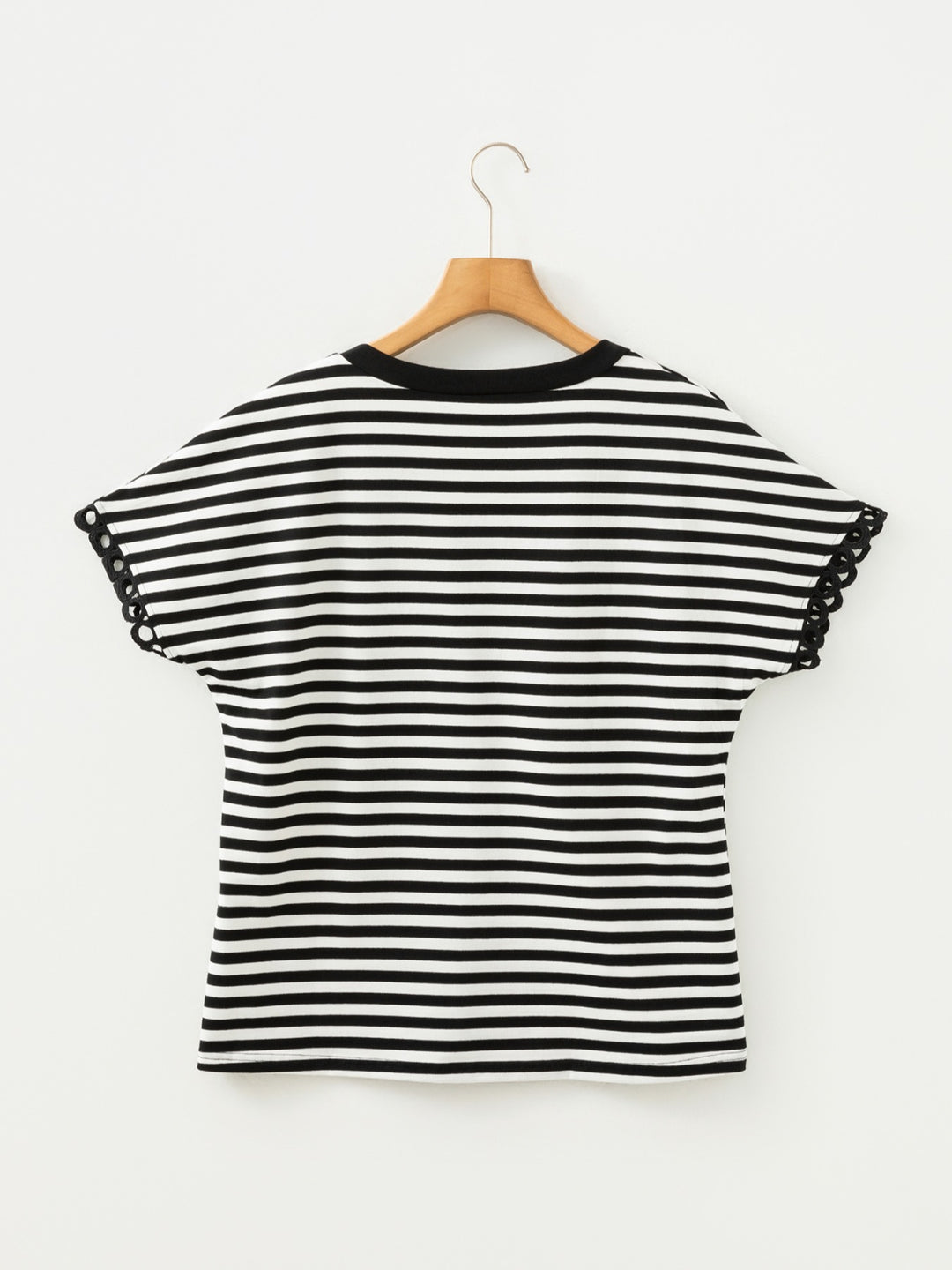 Striped v-neck tee with scalloped lace-trim sleeves