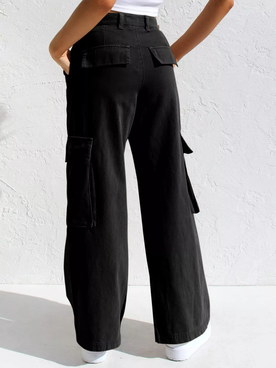 High-rise wide-leg cargo jeans with flap pockets