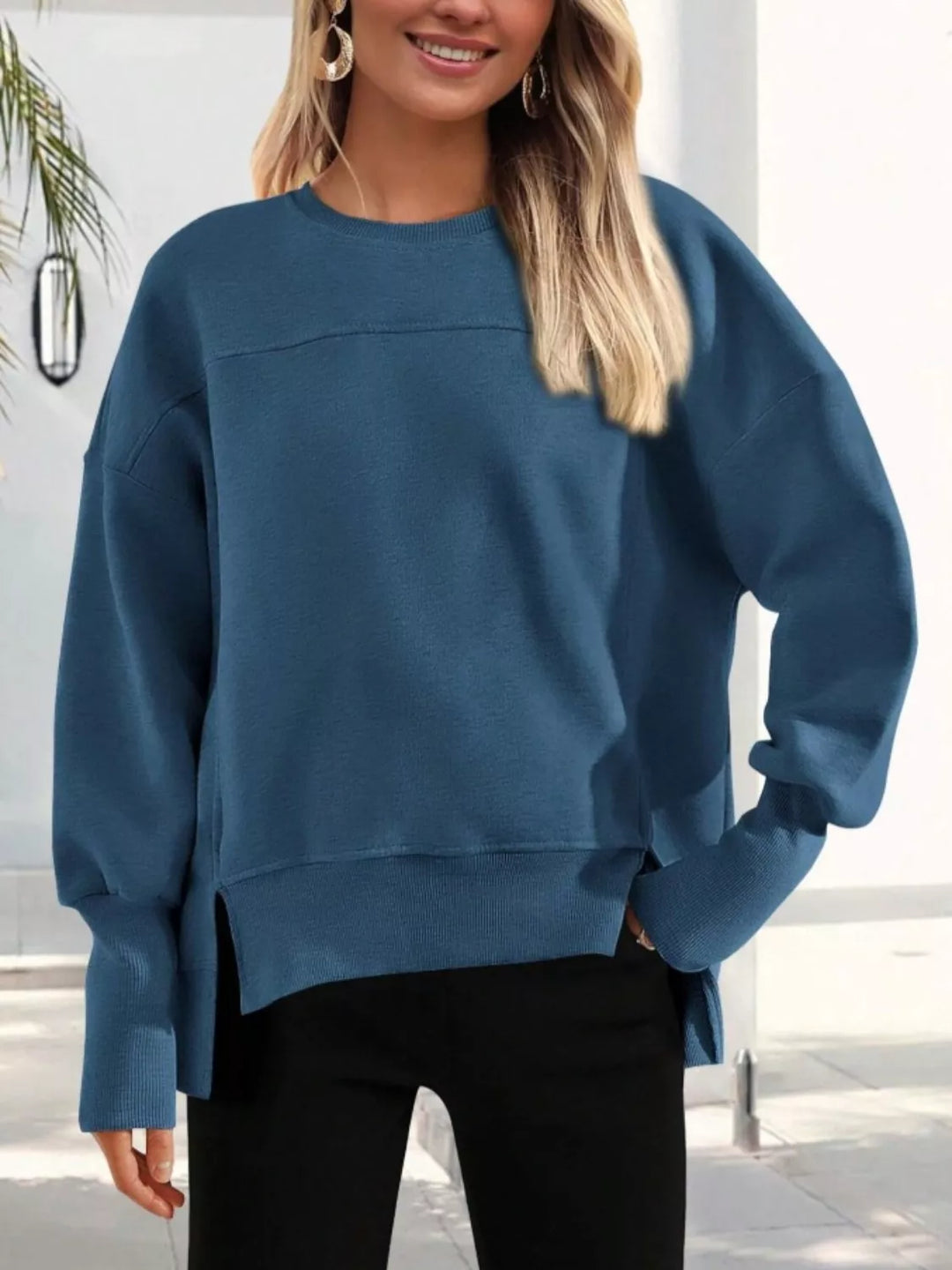 Side slit drop-shoulder relaxed crewneck sweatshirt
