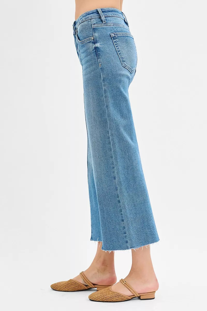 Mid-rise wide-leg crop jeans with raw hem and front slit