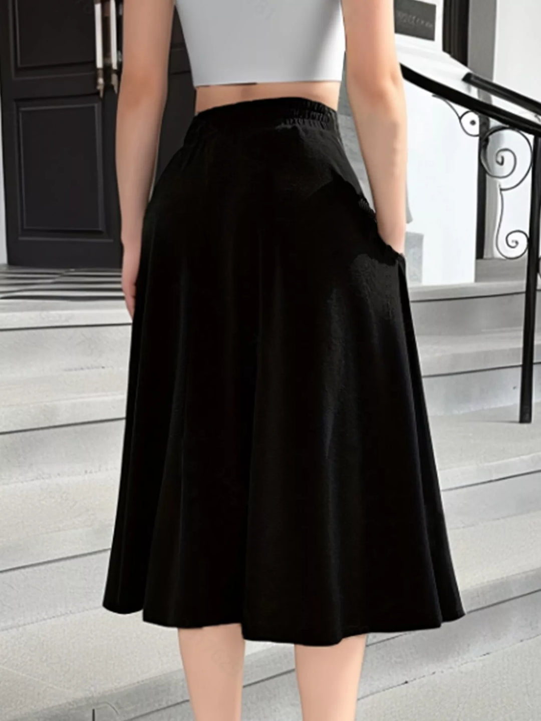 Elastic waist A-line midi skirt with pockets