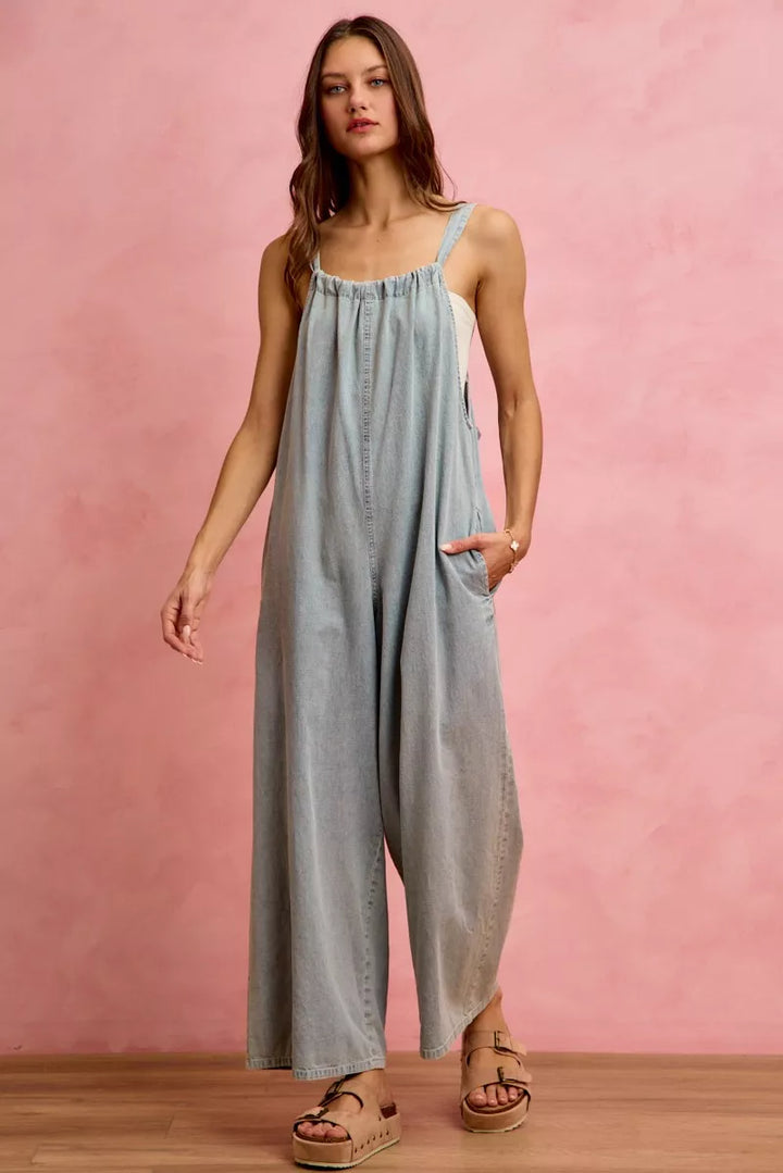 Wide-leg lightweight denim overalls with side pockets