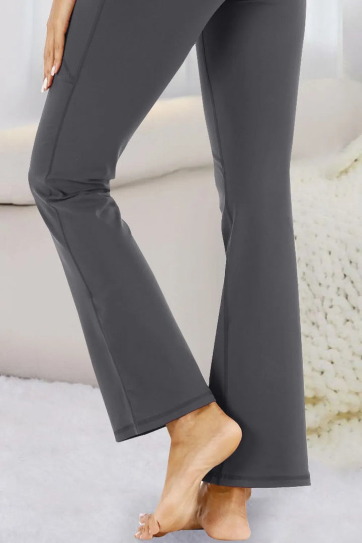 High-waisted flare yoga pants with side phone pockets
