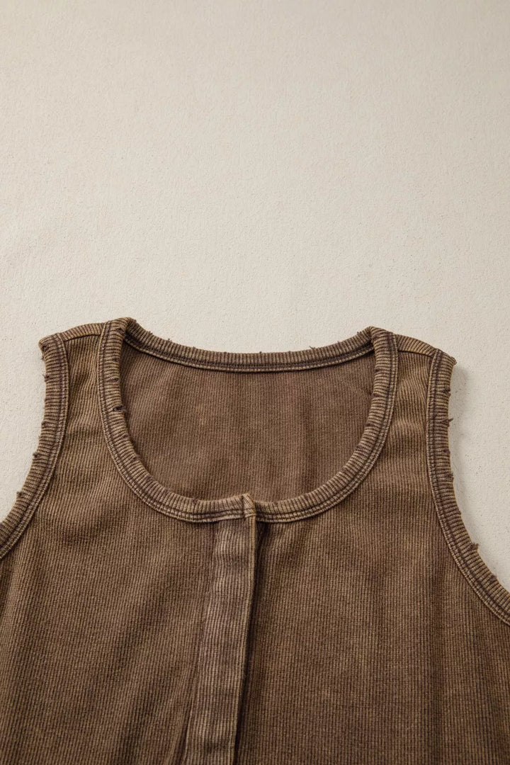 Ribbed knit snap-button wide-strap tank top