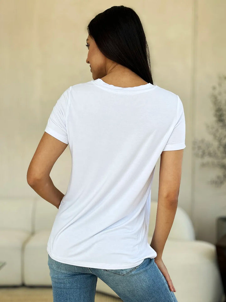 Round neck short sleeve tee with side slit hem