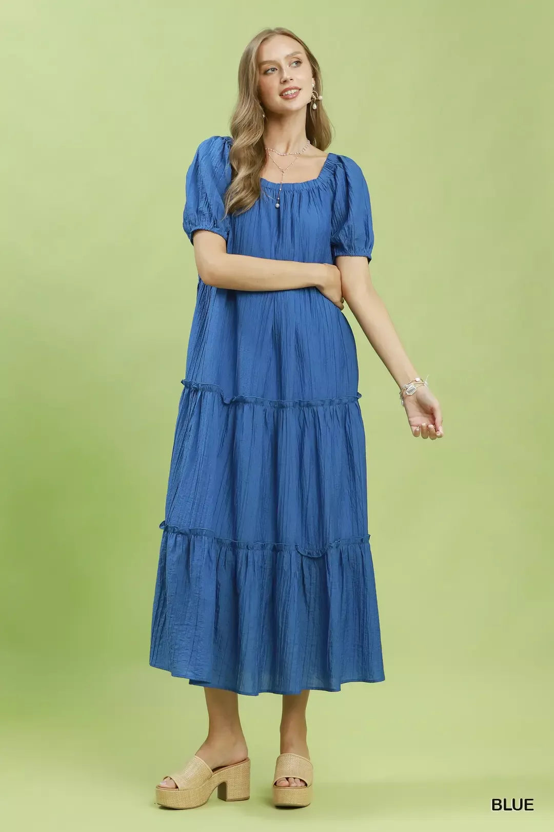 Textured tiered midi dress with puff sleeves and pockets