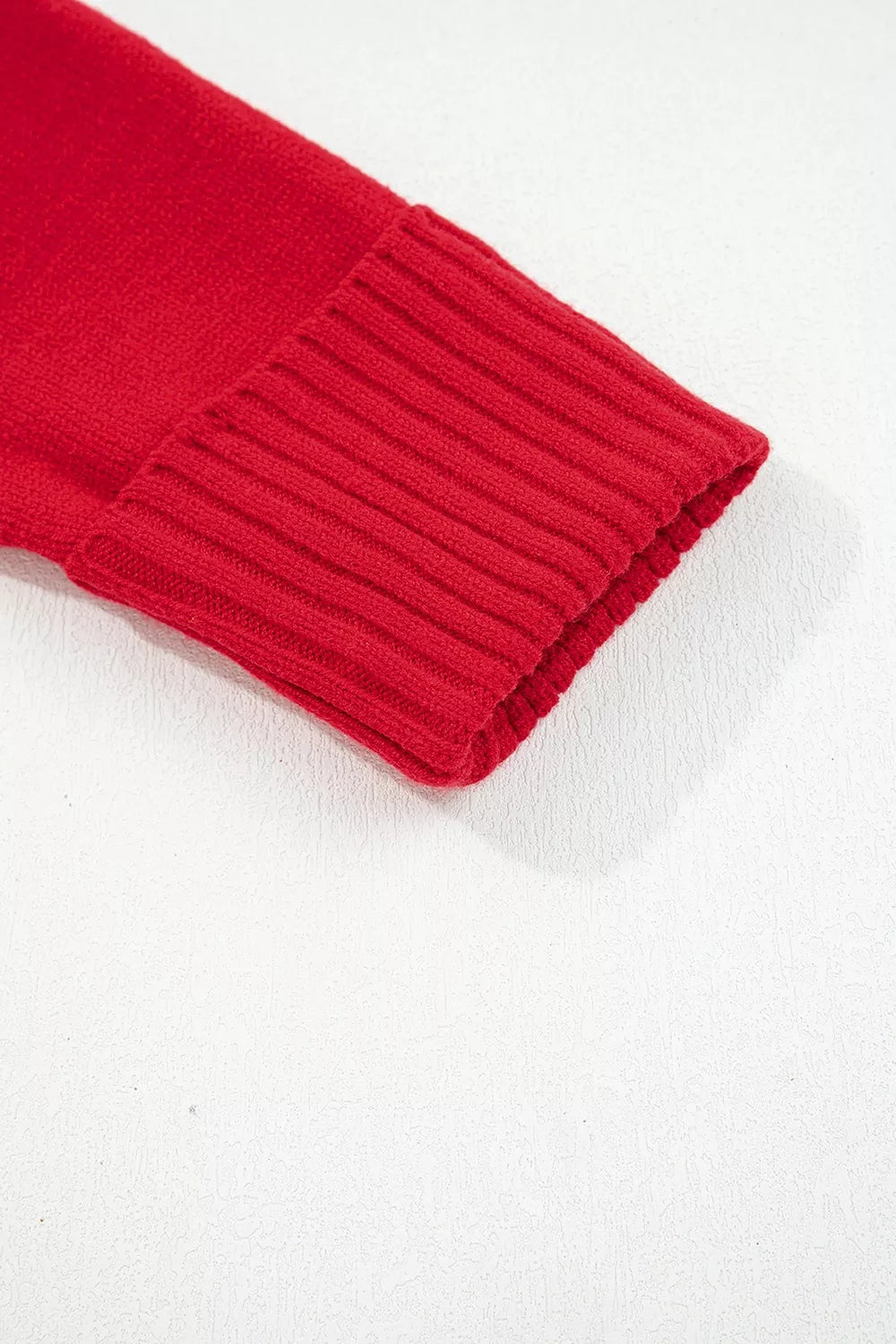 Collared V-neck pullover sweater with ribbed hem