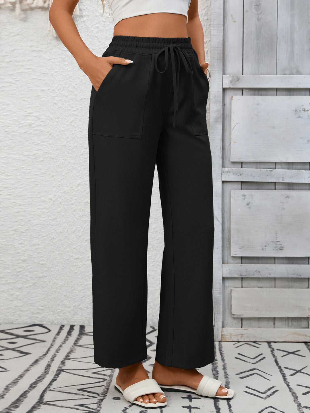 Drawstring wide leg pants with patch pockets
