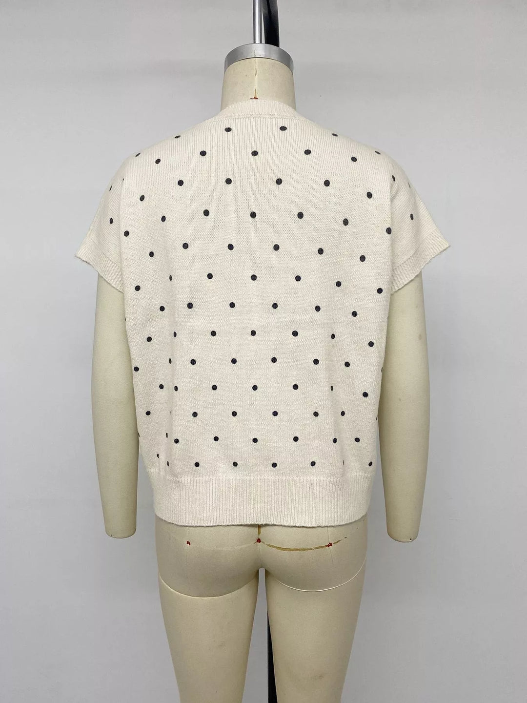 Polka dot short sleeve knit sweater with ribbed trim