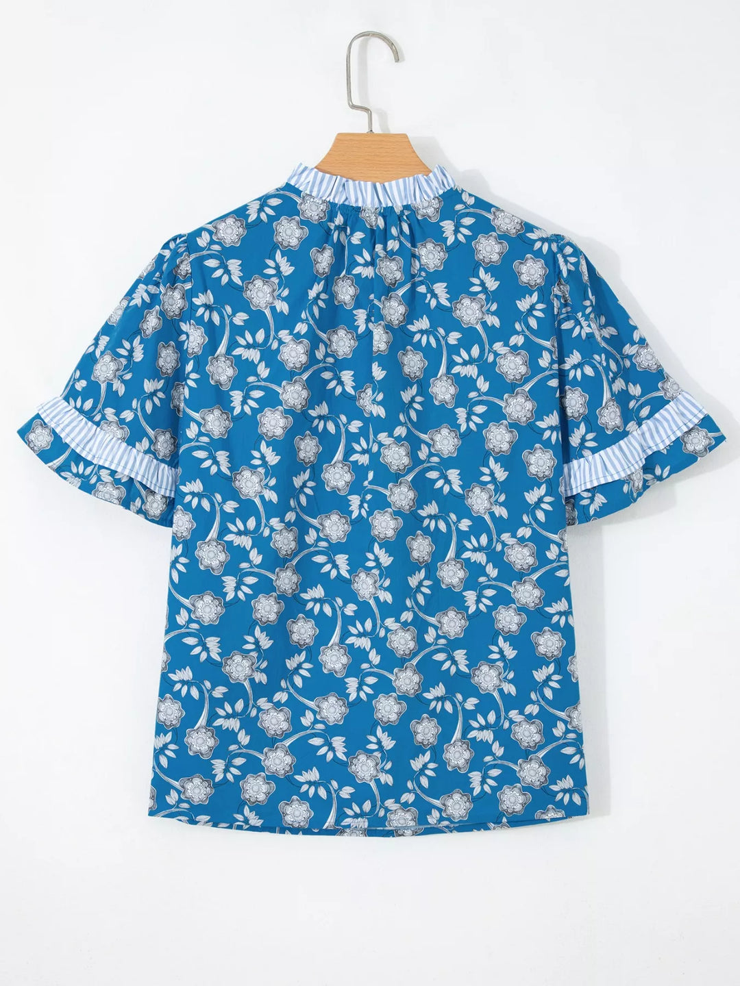 Floral print blouse with ruffle sleeves and split neck tie