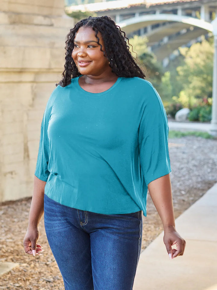 Drop-shoulder boxy round neck short sleeve tee