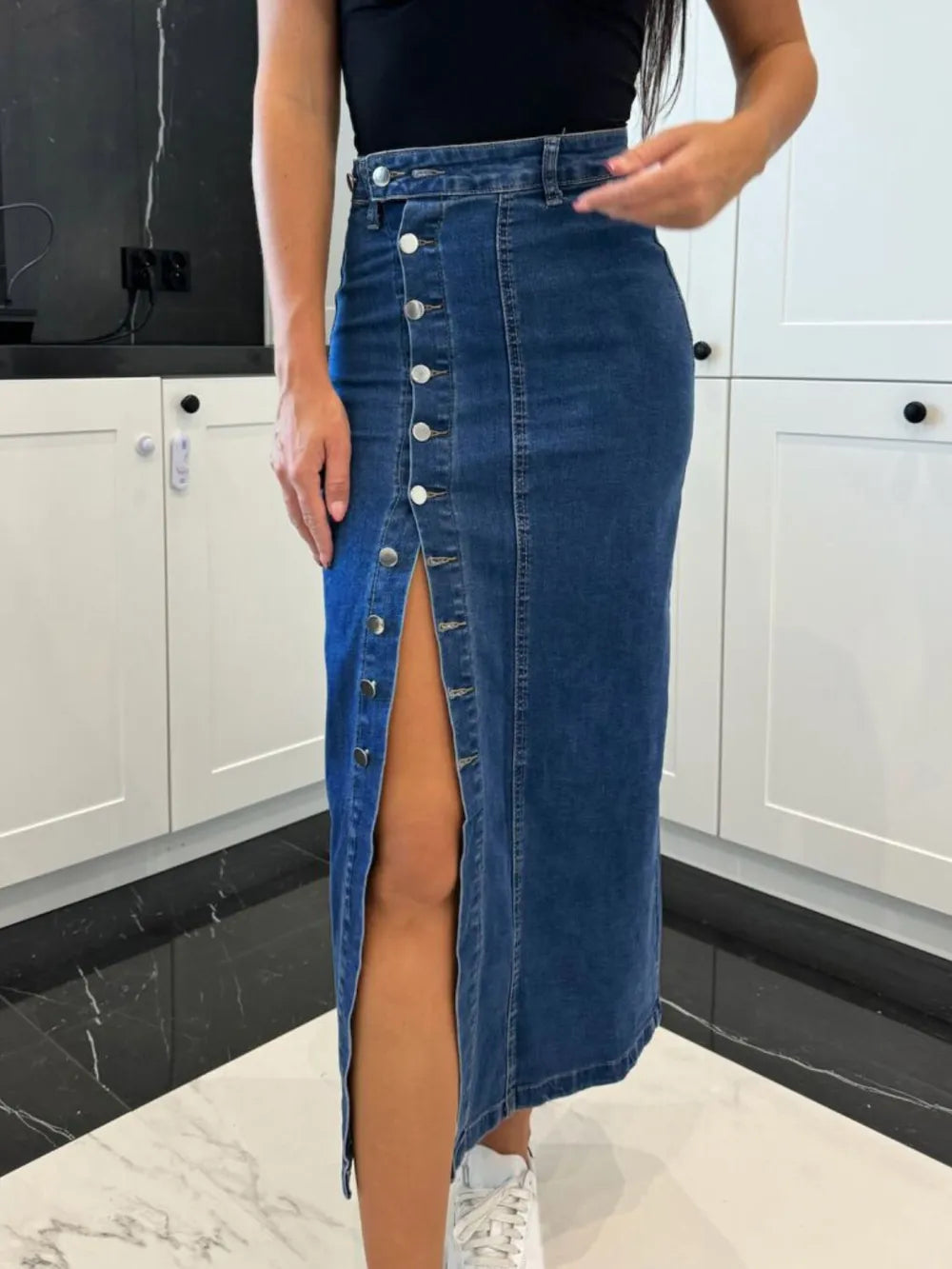Medium High-waist front-button slit midi denim skirt