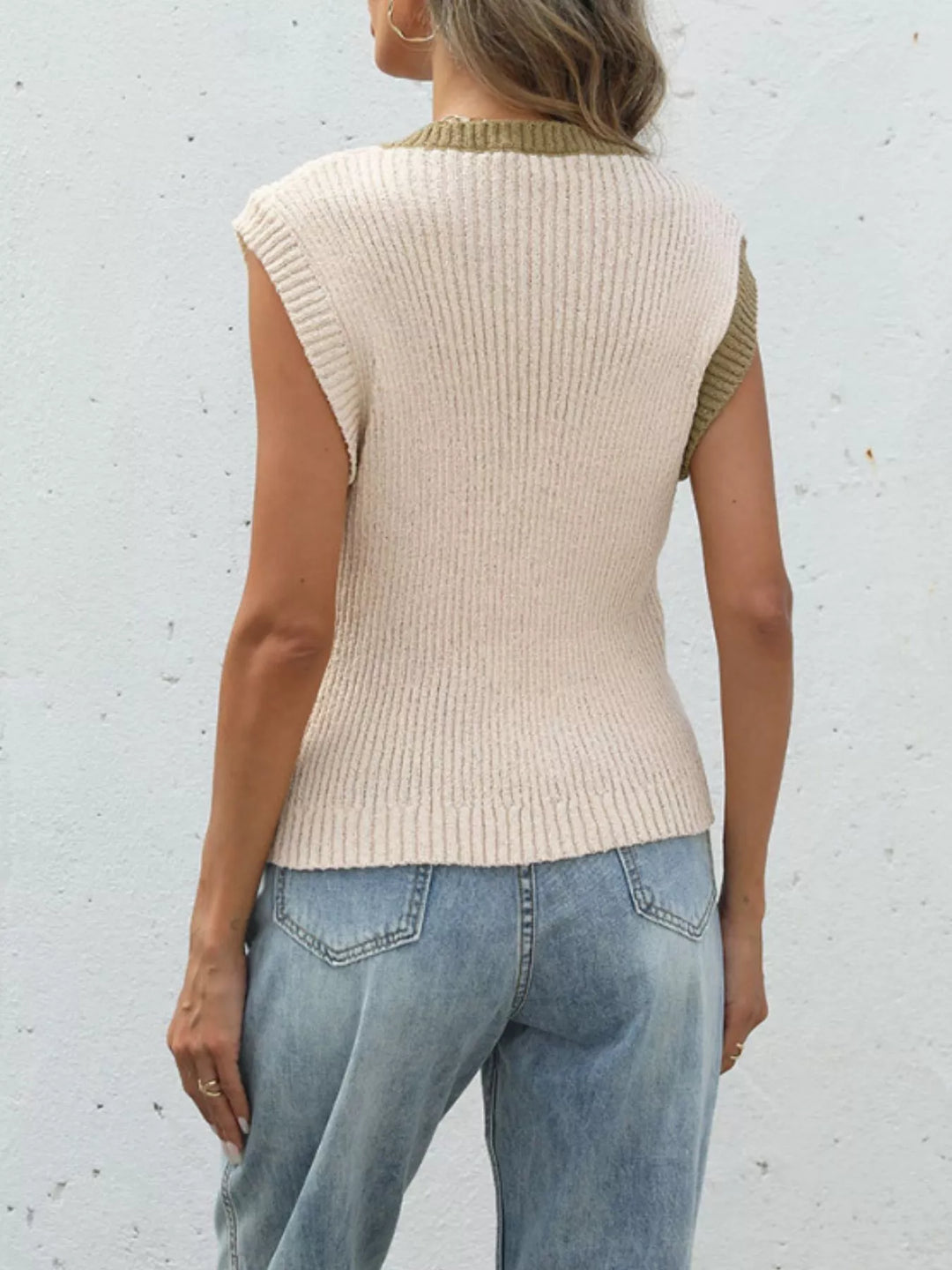 Two-tone ribbed knit button-front cropped cardigan
