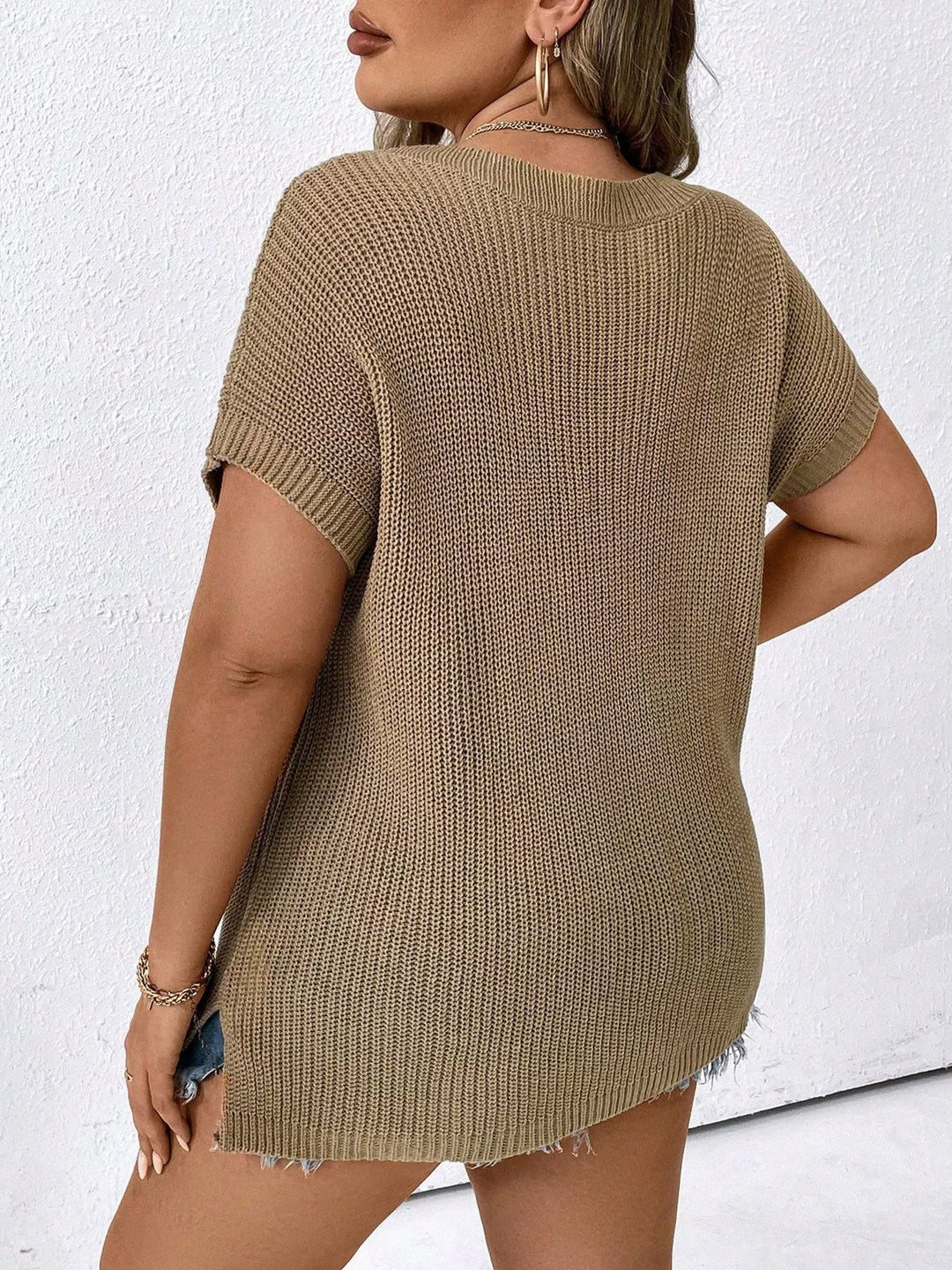 Plus size short sleeve V-neck knit top with chest pocket