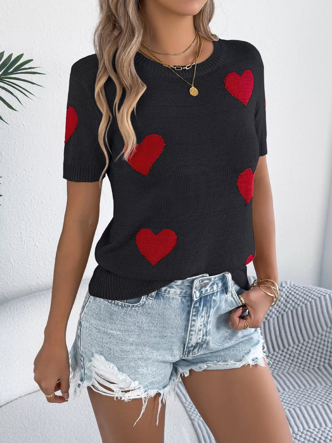 Red heart short sleeve knit top with crew neck