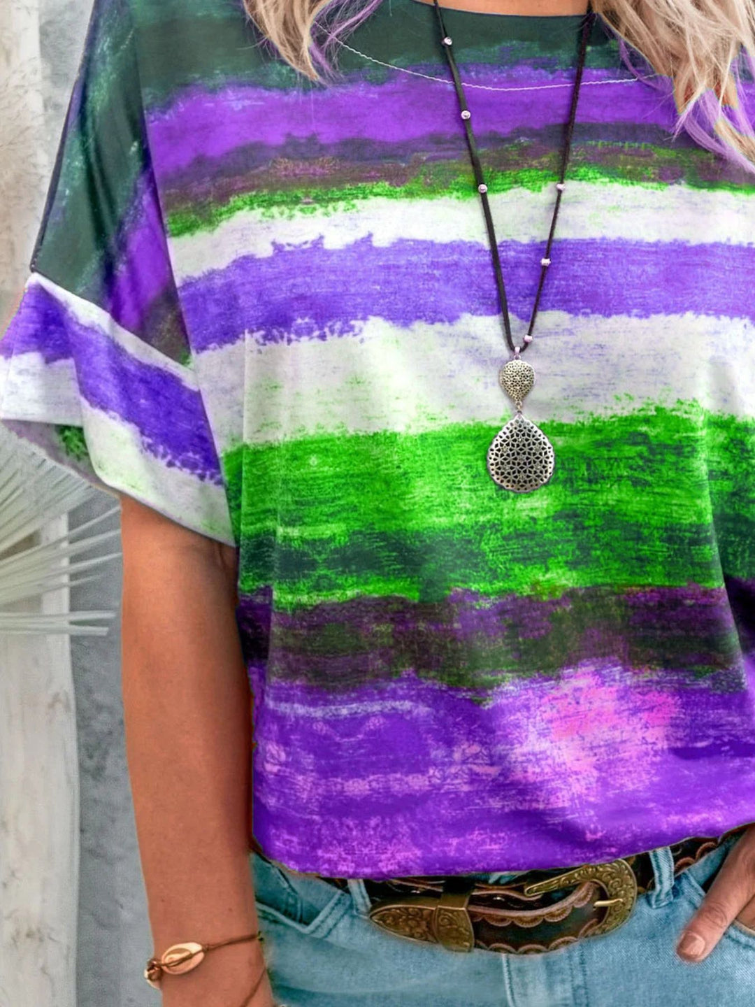 Abstract stripe round-neck short sleeve t-shirt