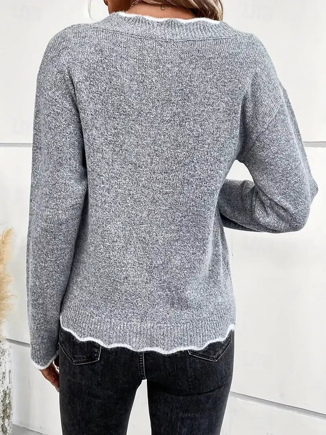 Contrast-trim V-neck knit sweater with ribbed cuffs