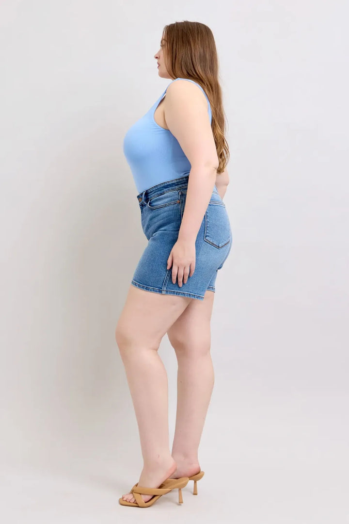 High-rise two-button denim shorts with 5-pocket style