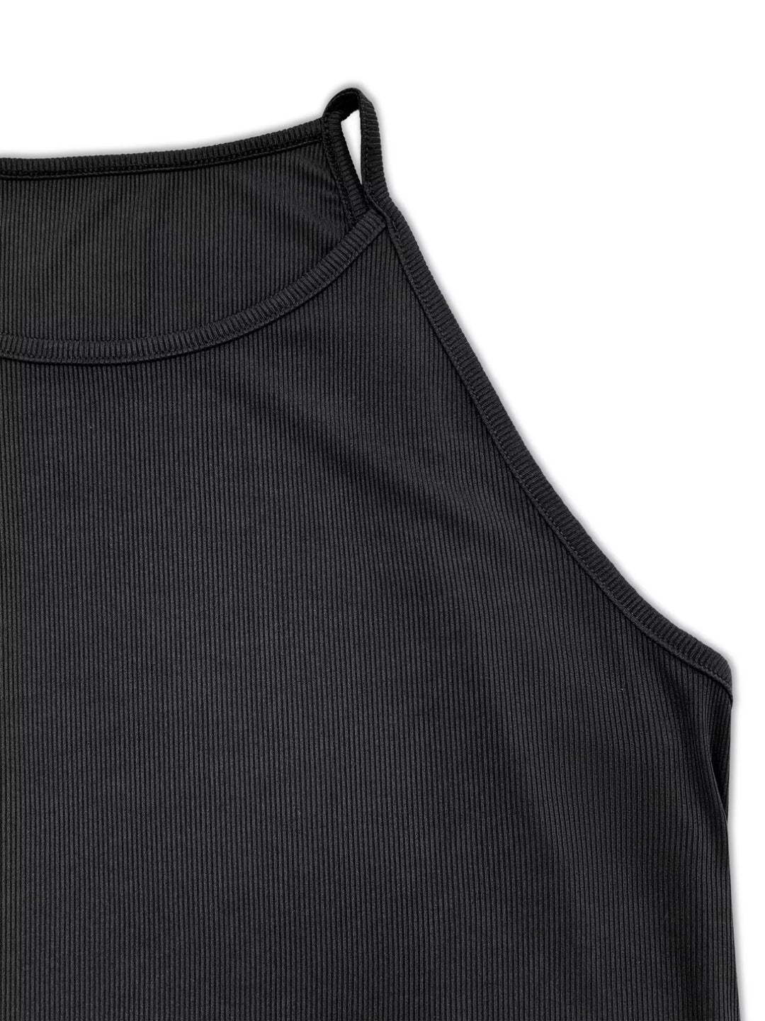 Plus size ribbed round-neck cami with side slit