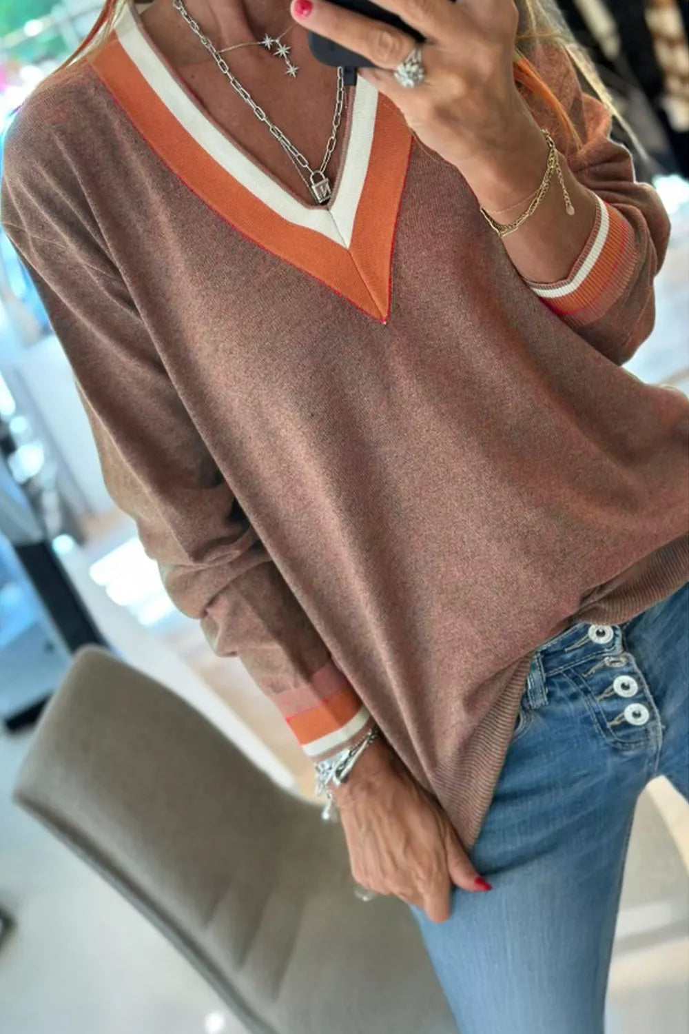 Contrast stripe V-neck knit pullover sweater